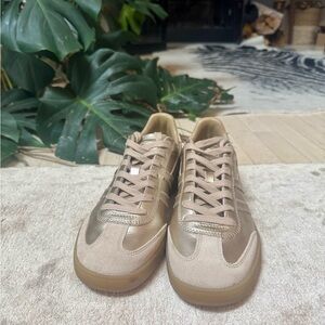 Gola Women's Gold Sneakers (Viper Metallic) size 9 [RUN LARGE]